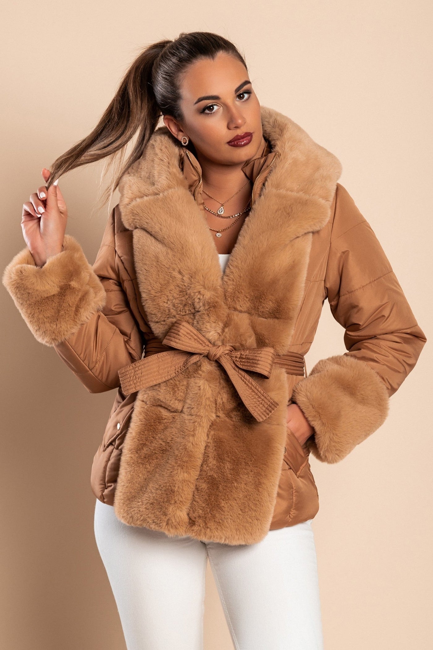 Short padded jacket with faux fur, camel